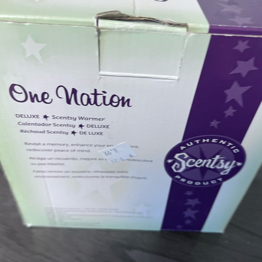 Scentsy One Nation Warmer - Purple and White - Picture 5 of 7